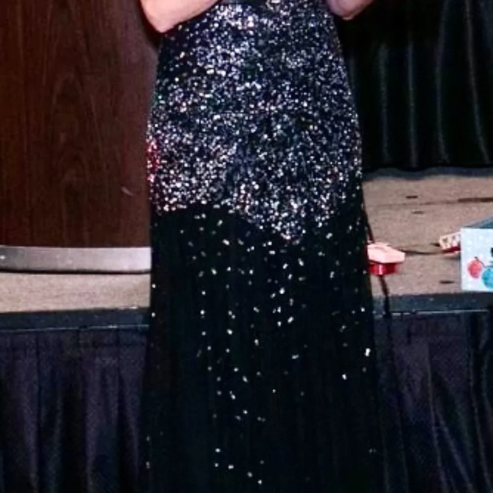 Formal Dress - Picture 5 of 6
